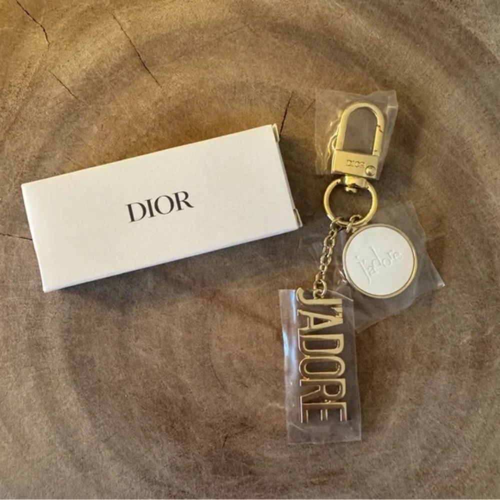 💋 Dior J'adore Gold Keychain/Bag Charm (NIB) NWT Dior - Picture 3 of 4